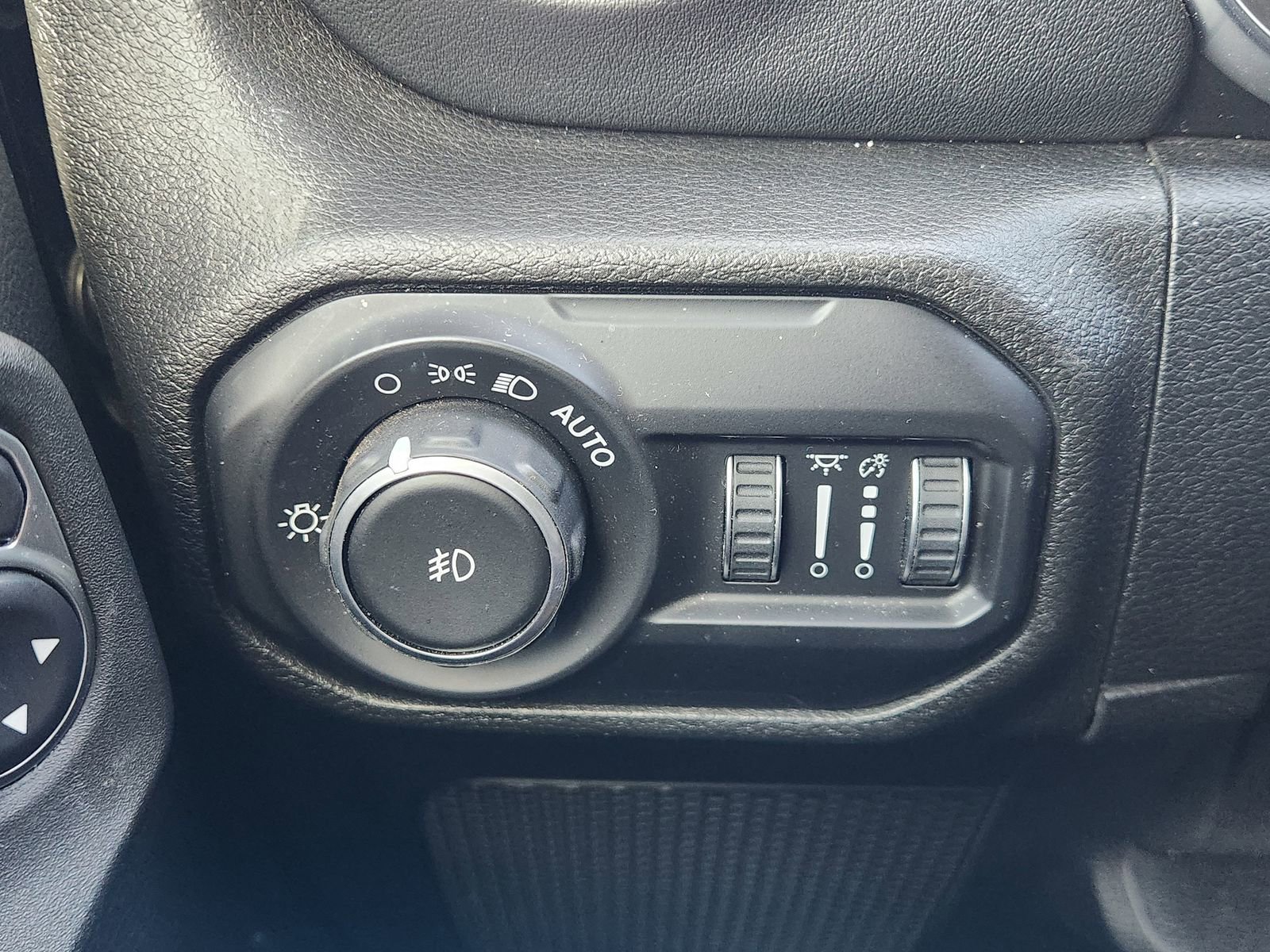 Used 2021 Jeep Wrangler Unlimited Sahara image 26