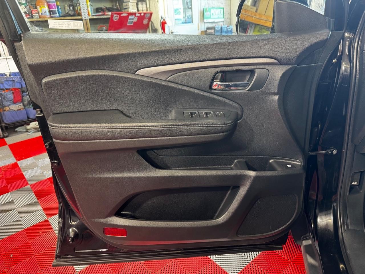 Used 2023 Honda Ridgeline Sport image 15
