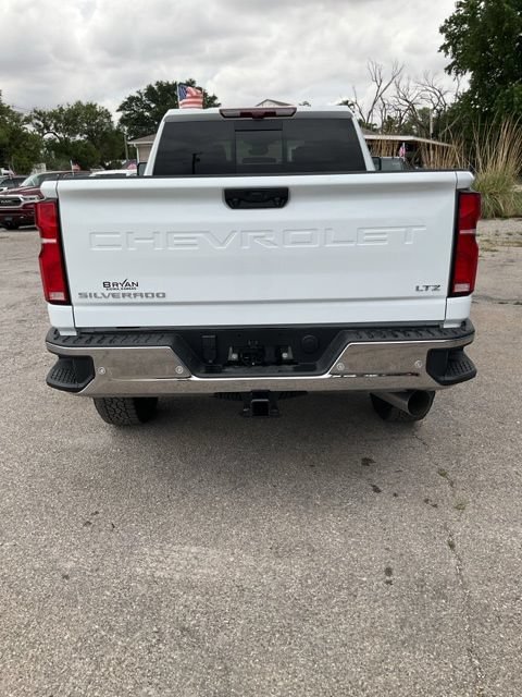 New 2026 Chevrolet Silverado 3500 LTZ w/ LTZ Premium Package AWD/4WD image 4