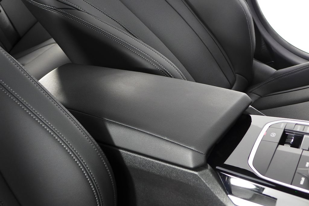 Used 2023 BMW 330i Sedan w/ Premium Package RWD image 16