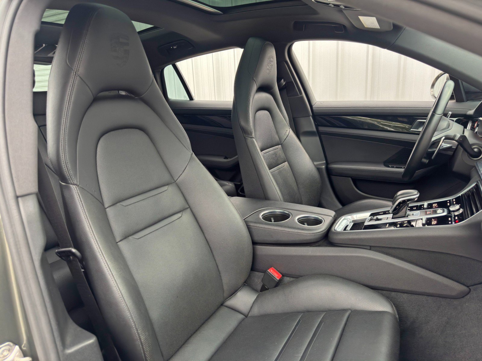 Used 2022 Porsche Panamera 4 AWD/4WD image 41