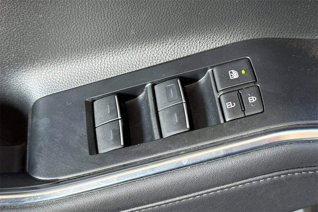 Used 2022 Toyota Highlander Platinum image 16