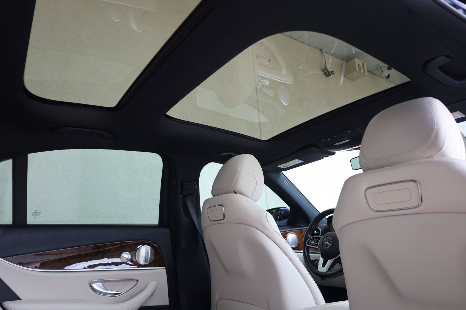 Used 2019 Mercedes-Benz E 300 4MATIC image 26
