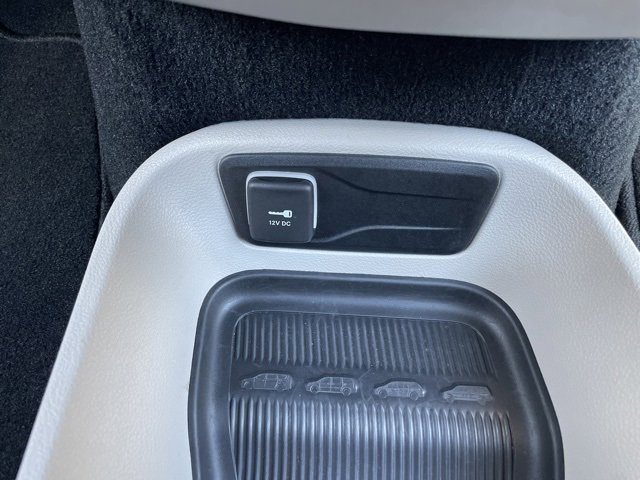 Used 2024 Chrysler Pacifica Select image 31