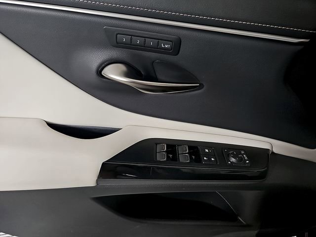 Used 2025 Lexus ES 350 w/ Premium Package image 13