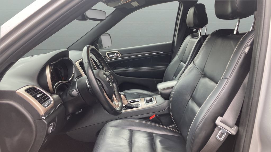 Used 2017 Jeep Grand Cherokee Limited AWD/4WD image 26