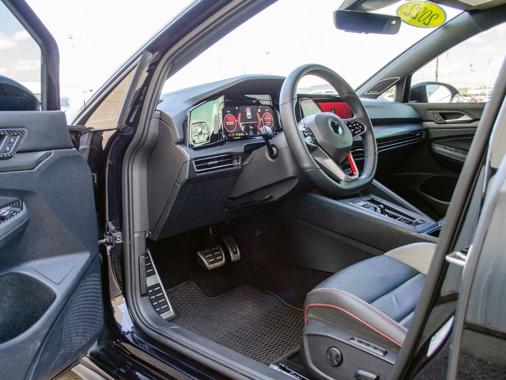 Used 2022 Volkswagen GTI SE FWD image 29