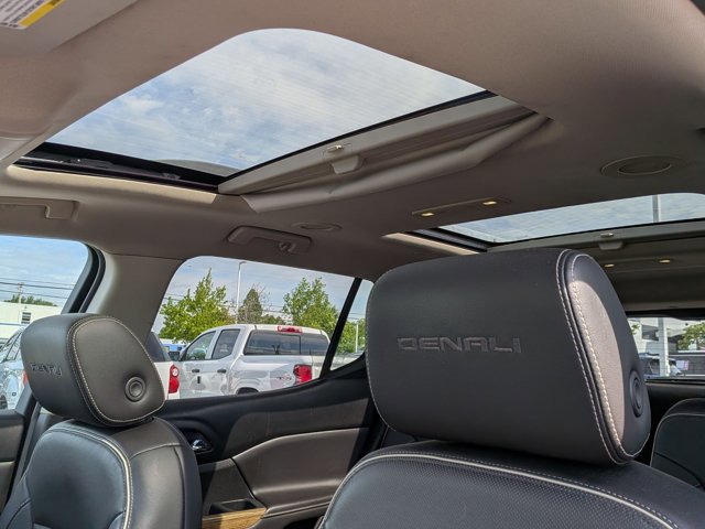 Used 2018 GMC Acadia Denali w/ Technology Package AWD/4WD image 14