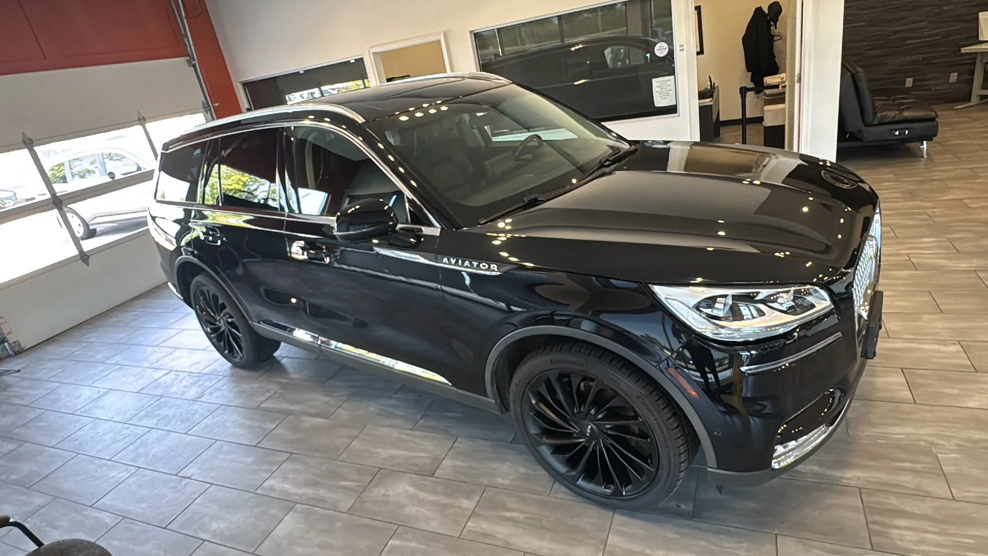 Used 2020 Lincoln Aviator Reserve w/ Equipment Group 202A AWD/4WD image 12