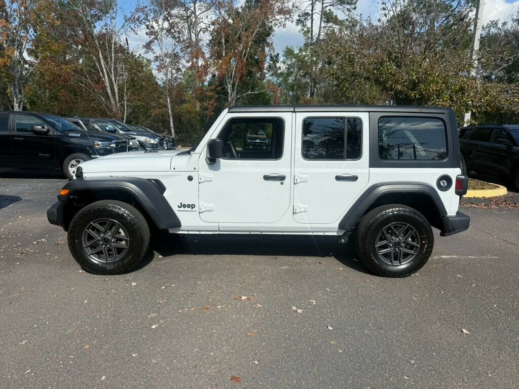 Used 2025 Jeep Wrangler Unlimited Sport image 2