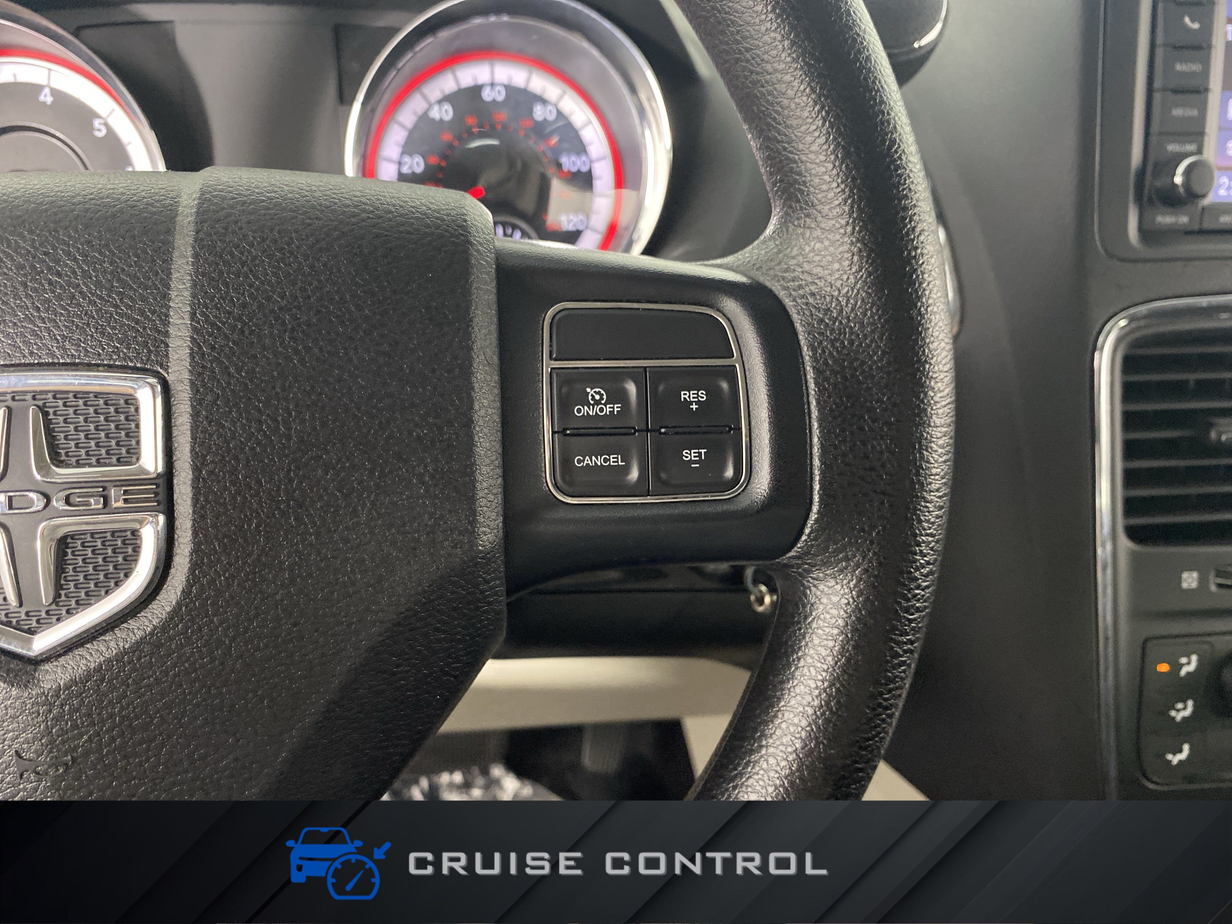 Used 2018 Dodge Grand Caravan SE w/ UConnect Hands-Free Group FWD image 22