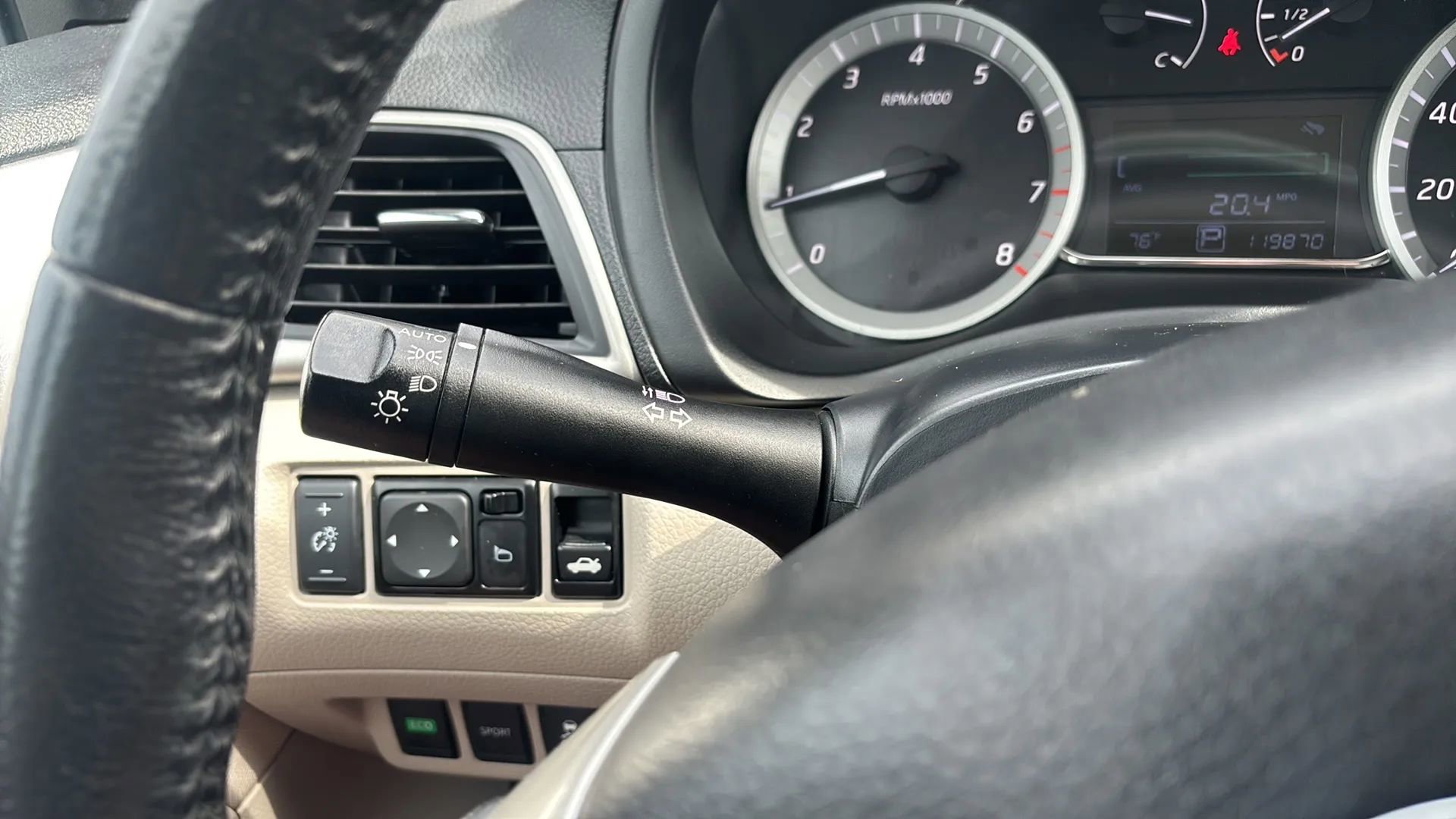 Used 2015 Nissan Sentra SV image 37