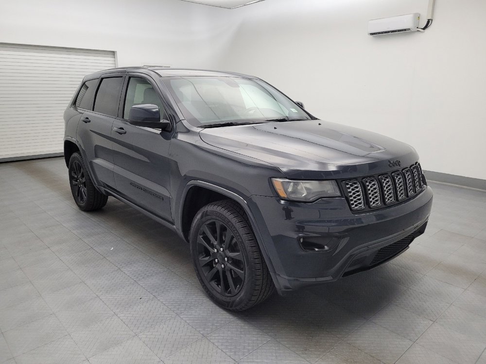 Used 2018 Jeep Grand Cherokee Altitude AWD/4WD image 11
