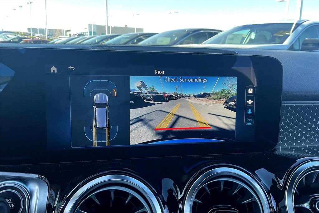 Used 2024 Mercedes-Benz GLB 250 image 20