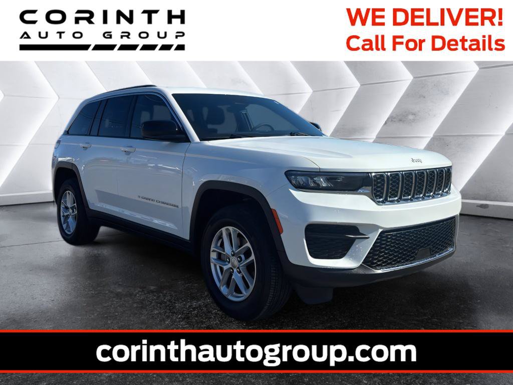 Used 2025 Jeep Grand Cherokee Laredo X RWD image 1