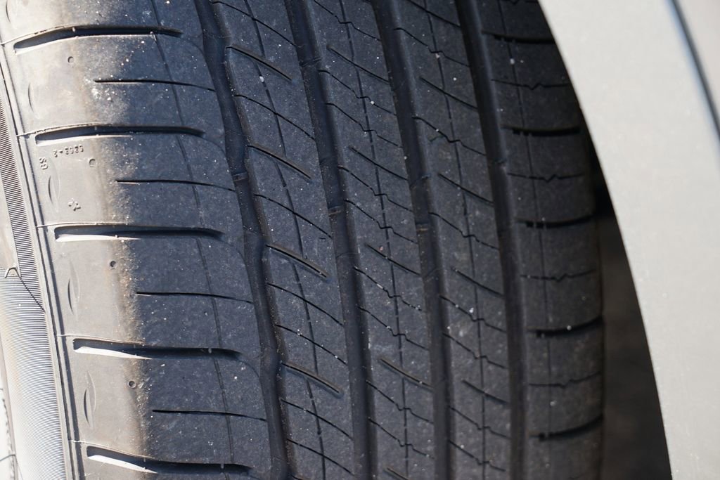 Used 2025 Cadillac XT6 Premium Luxury image 43