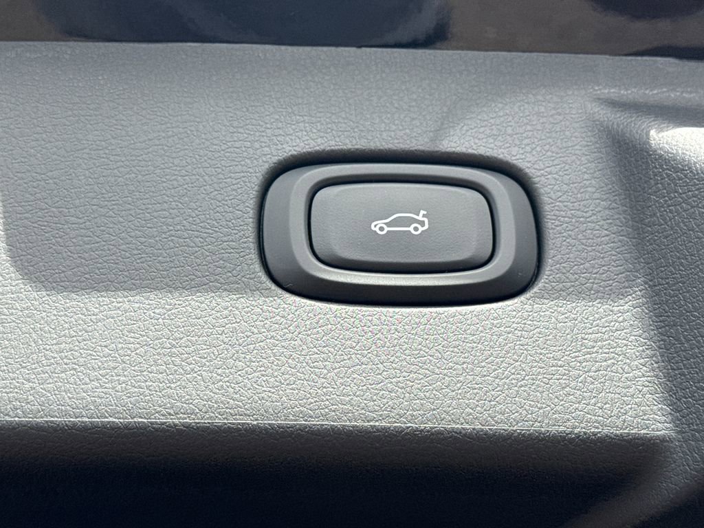 New 2025 VinFast VF 8 Plus AWD/4WD image 11