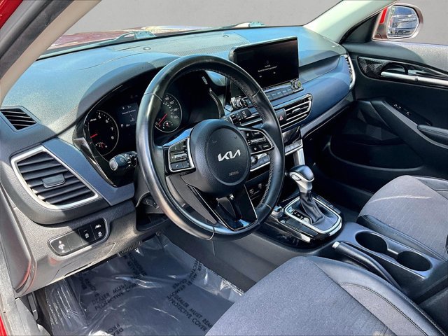 Used 2022 Kia Seltos S FWD image 14