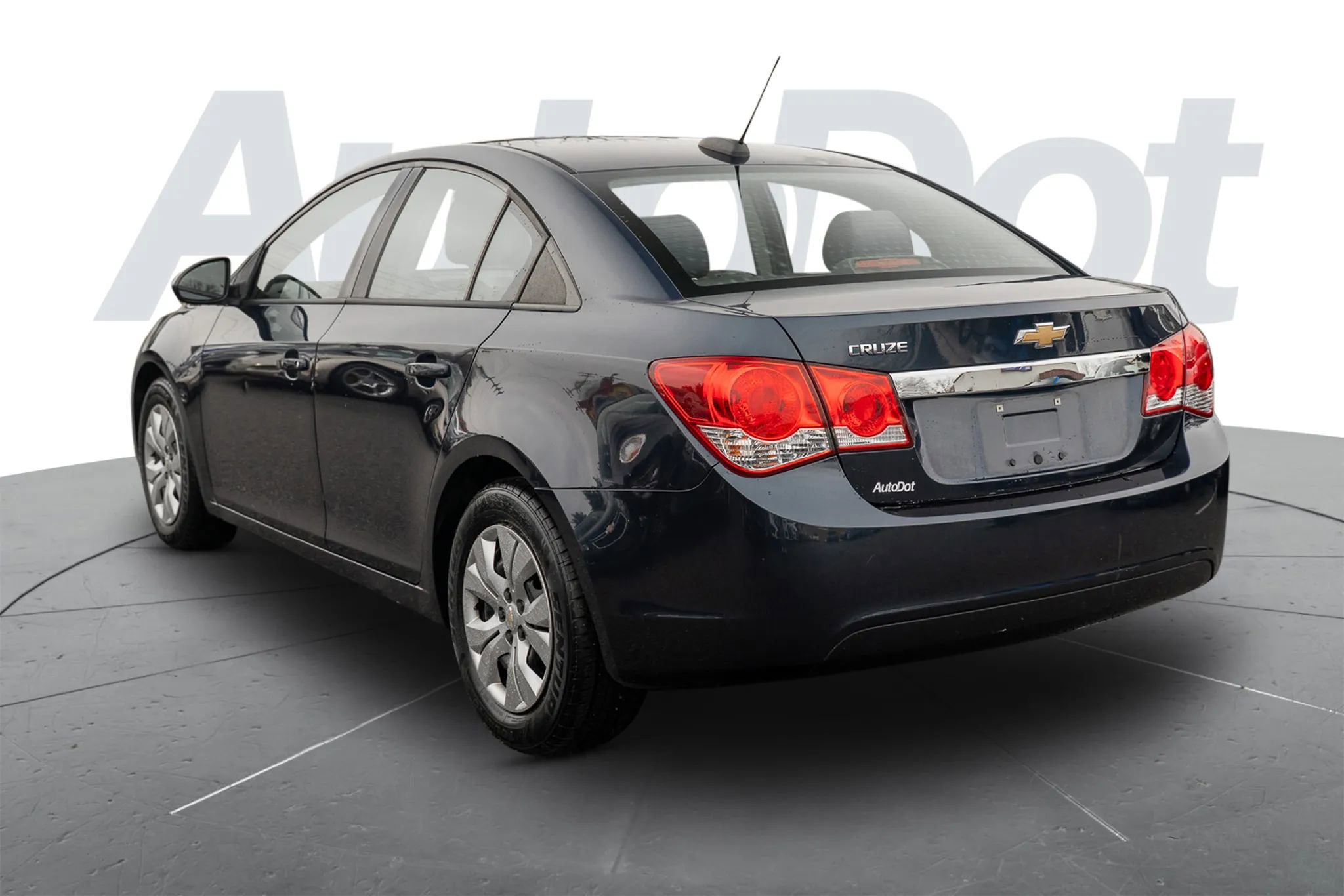 Used 2015 Chevrolet Cruze L image 2