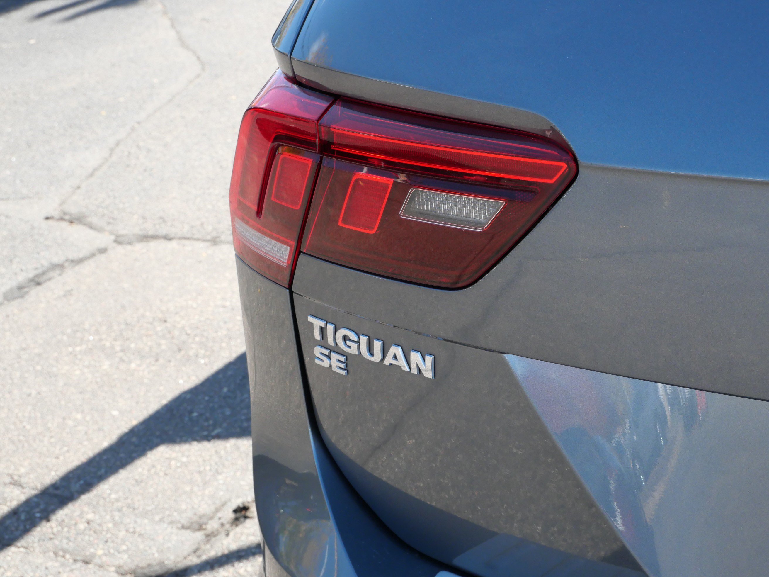 Used 2019 Volkswagen Tiguan SE w/ Panoramic Sunroof Package AWD/4WD image 17