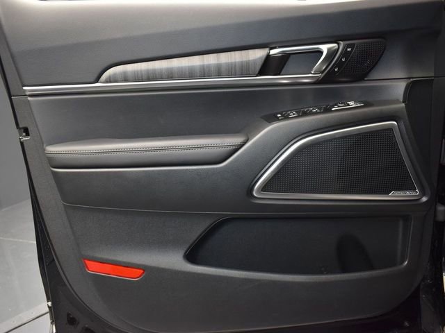 Used 2025 Kia Telluride SX w/ SX Captain's Chair Package image 17