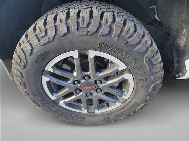 Used 2025 Toyota Tacoma TRD Sport AWD/4WD image 9