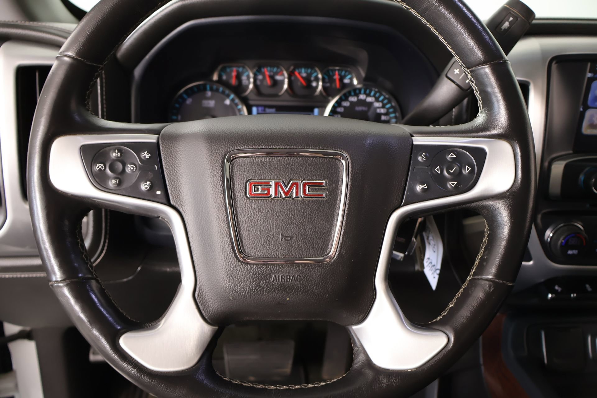 Used 2017 GMC Sierra 1500 SLT AWD/4WD image 3