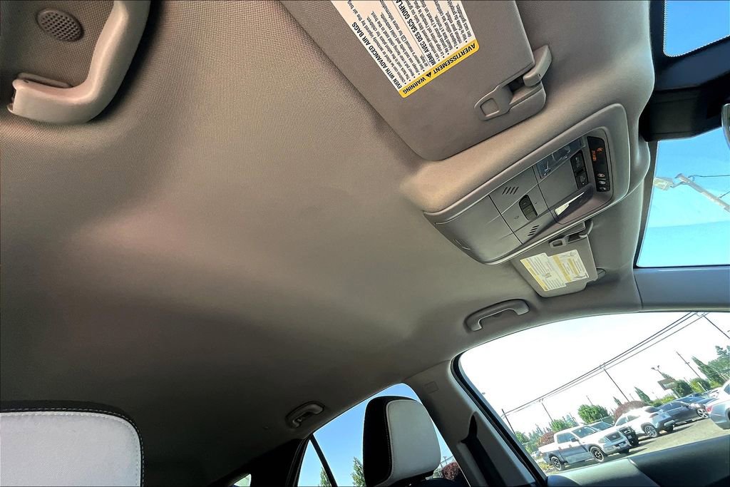 Used 2021 Chevrolet Equinox LT w/ Driver Convenience Package image 14