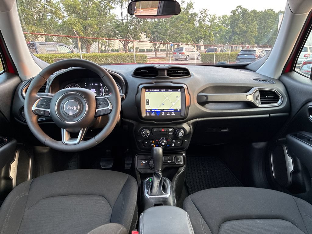 Used 2023 Jeep Renegade Latitude AWD/4WD image 13