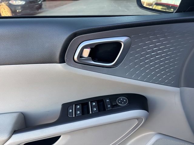 Used 2024 Kia Soul LX image 11