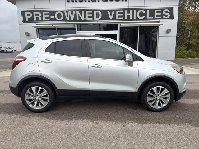 Used 2018 Buick Encore Preferred image 2
