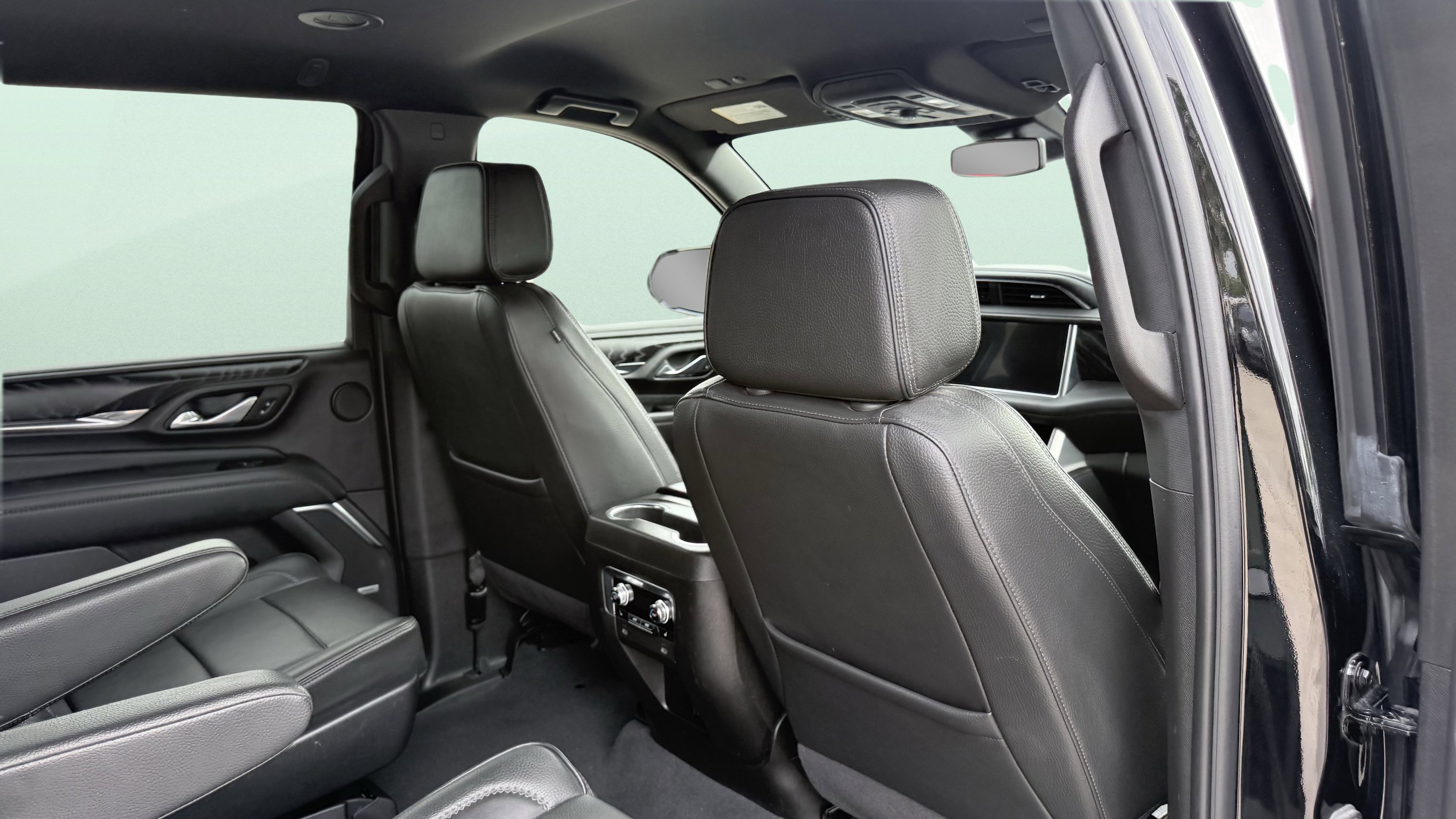 Used 2023 GMC Yukon Denali RWD image 37