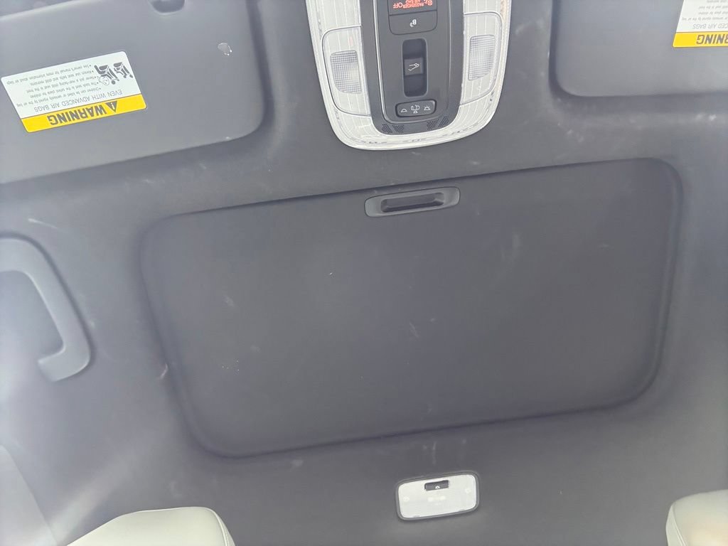 Used 2025 Hyundai Elantra Limited w/ Cargo Package FWD image 43