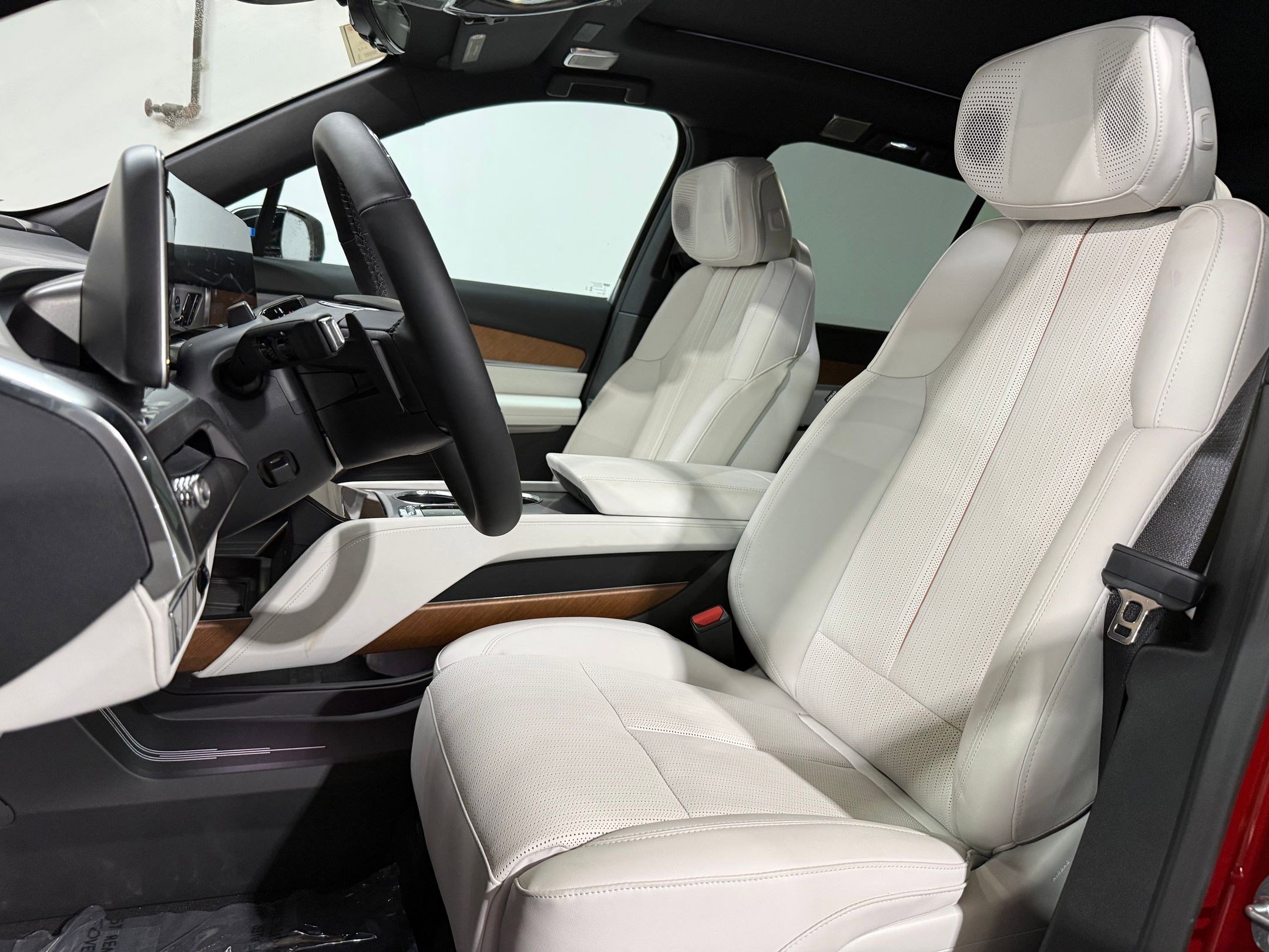 New 2026 Cadillac Vistiq Sport image 5