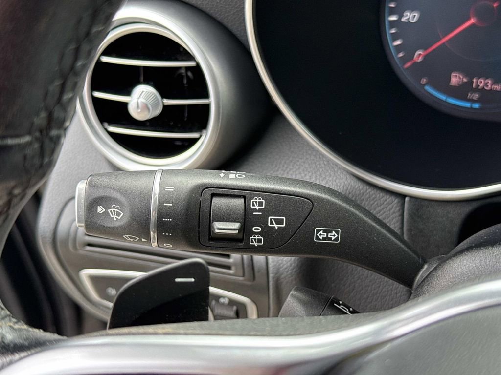 Used 2021 Mercedes-Benz GLC 300 image 40