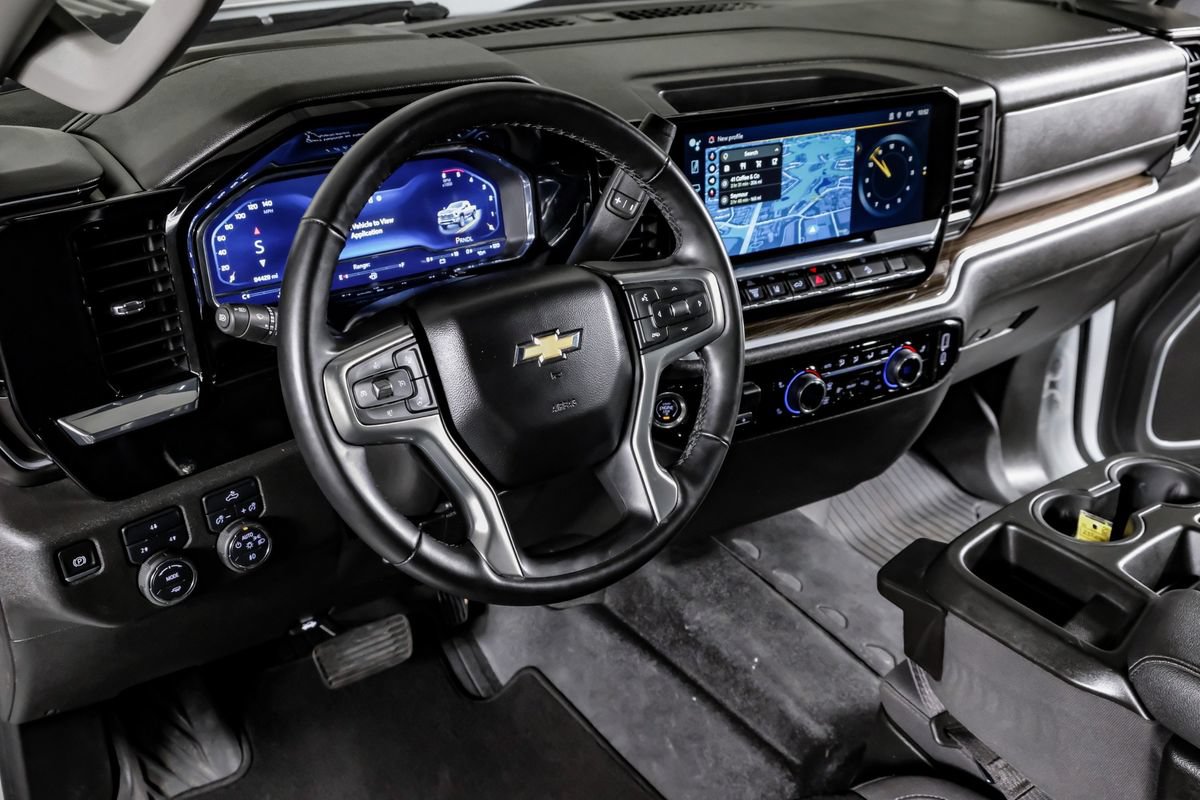 Used 2025 Chevrolet Silverado 2500 LT AWD/4WD image 16