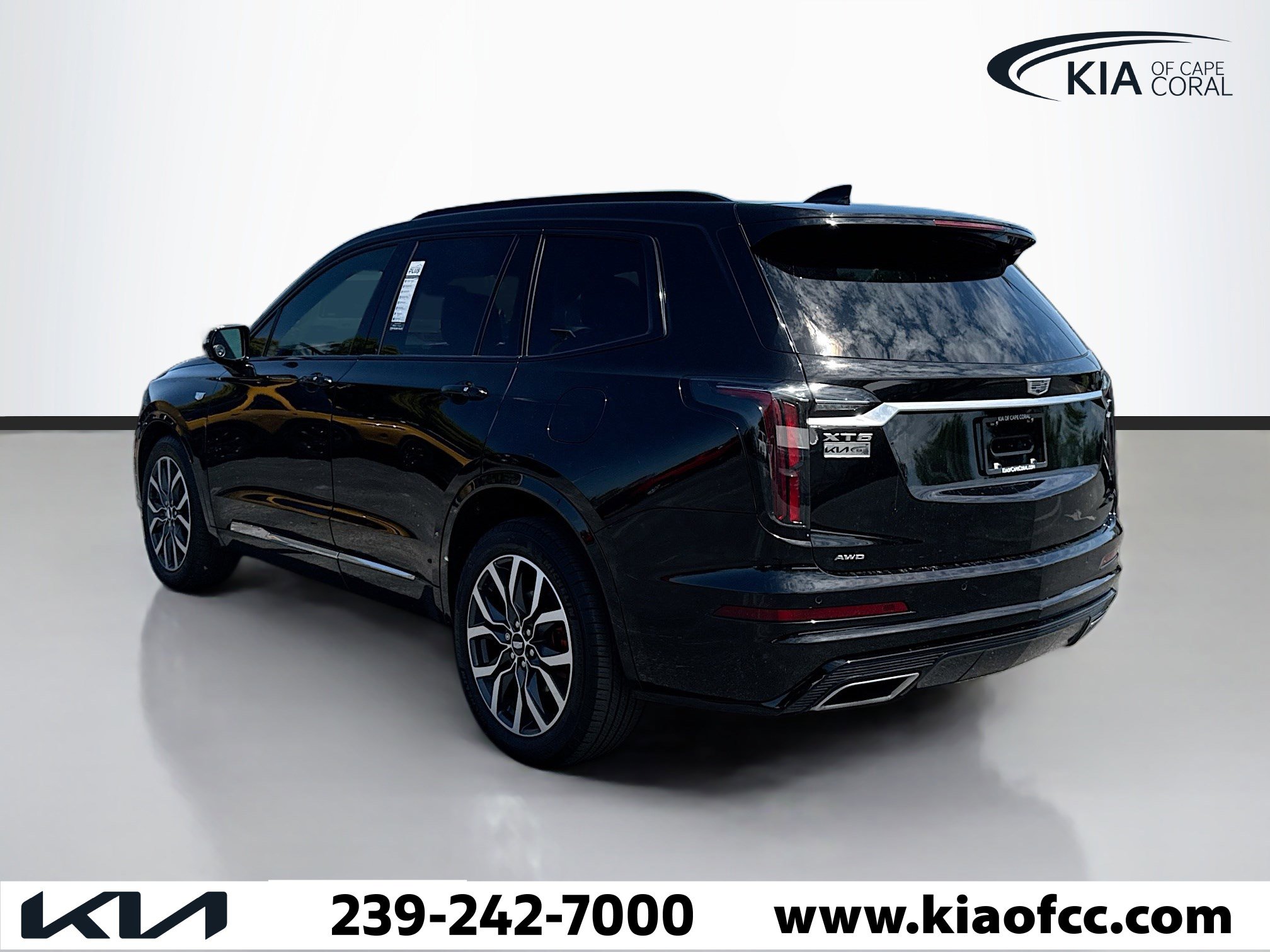 Used 2023 Cadillac XT6 Sport w/ LPO, Floor Liner Package image 3