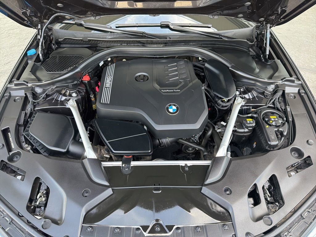 Used 2023 BMW 530i w/ Premium Package RWD image 19