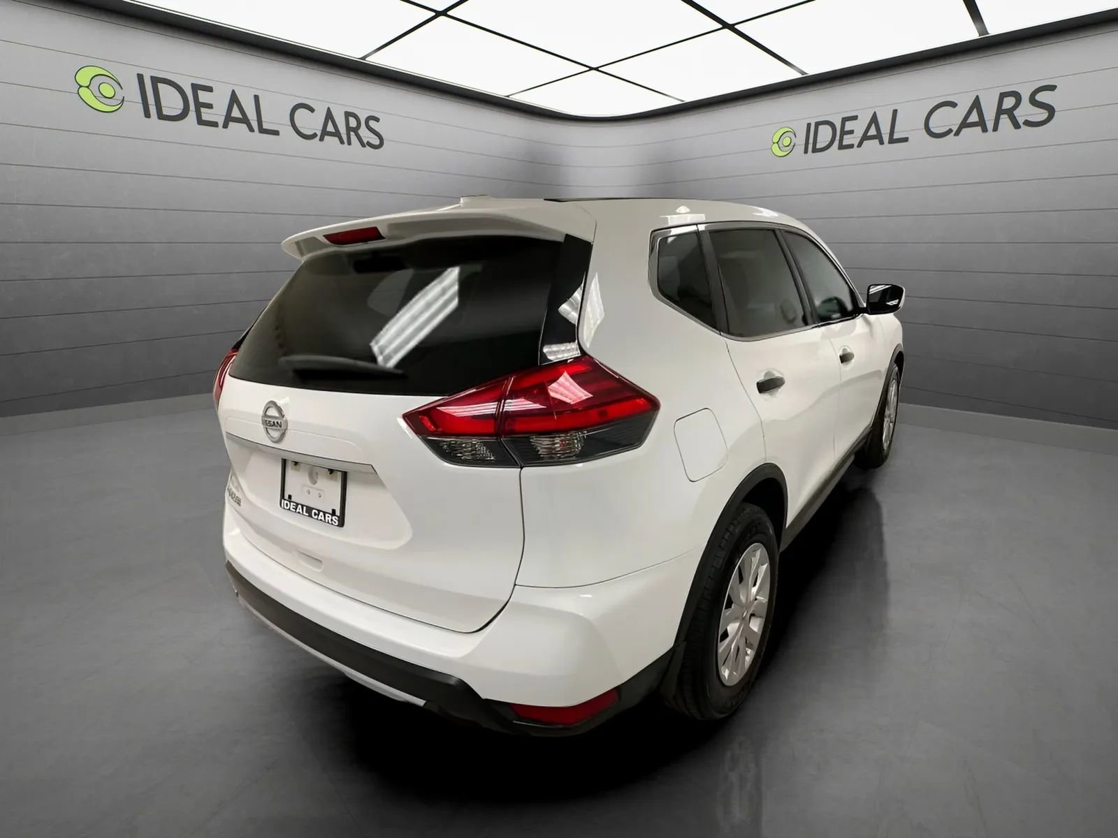Used 2017 Nissan Rogue S FWD image 5