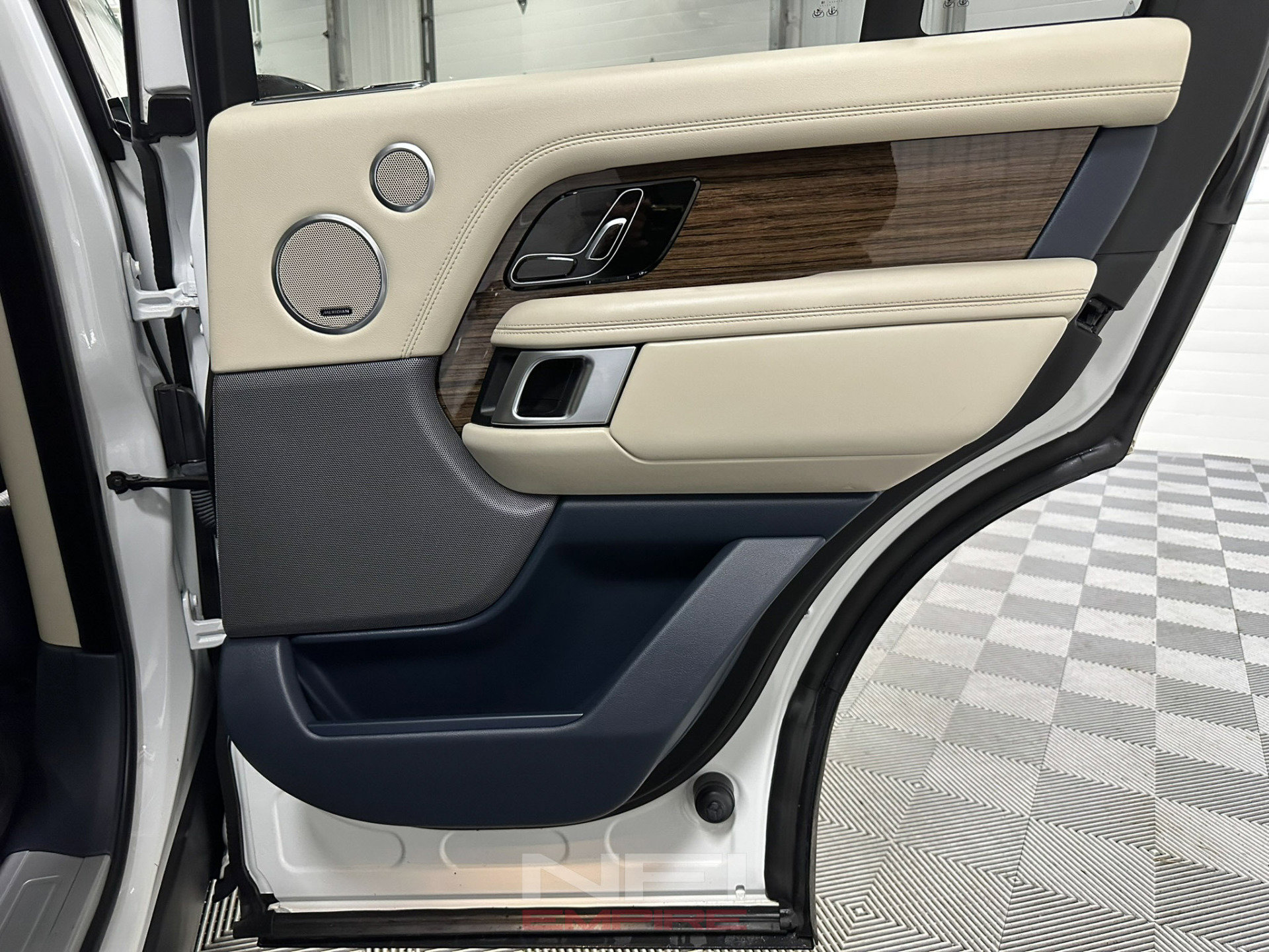 Used 2018 Land Rover Range Rover Supercharged AWD/4WD image 45