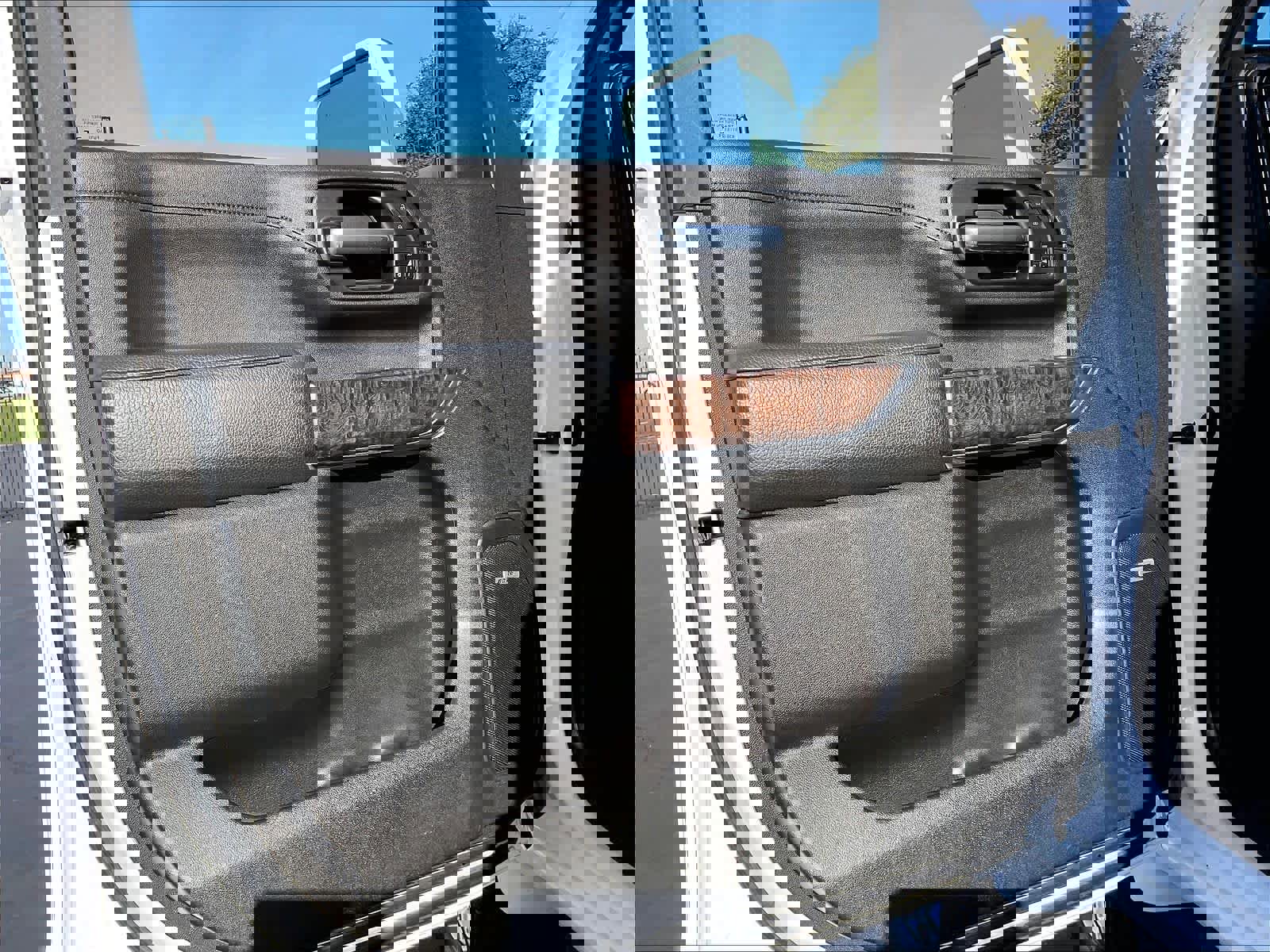 Used 2020 GMC Sierra 2500 Denali w/ Denali Ultimate Package image 24