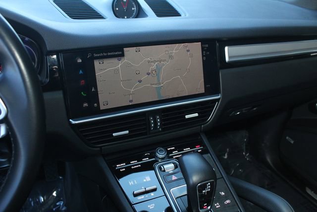 Certified 2023 Porsche Cayenne Platinum Edition image 18