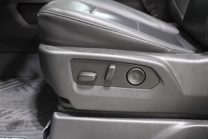 Used 2025 Chevrolet Silverado 1500 LTZ image 21