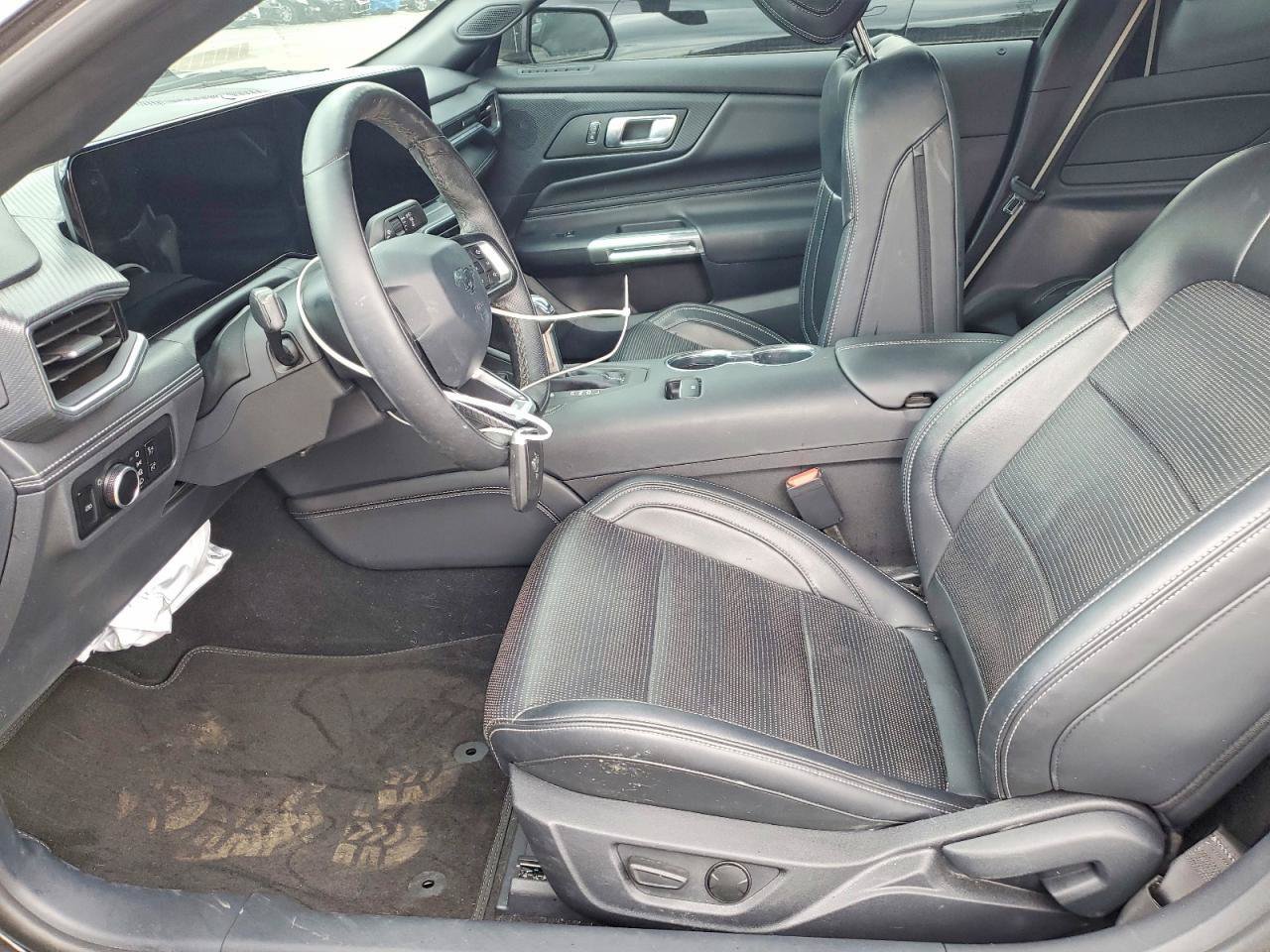 Used 2024 Ford Mustang Coupe RWD image 6