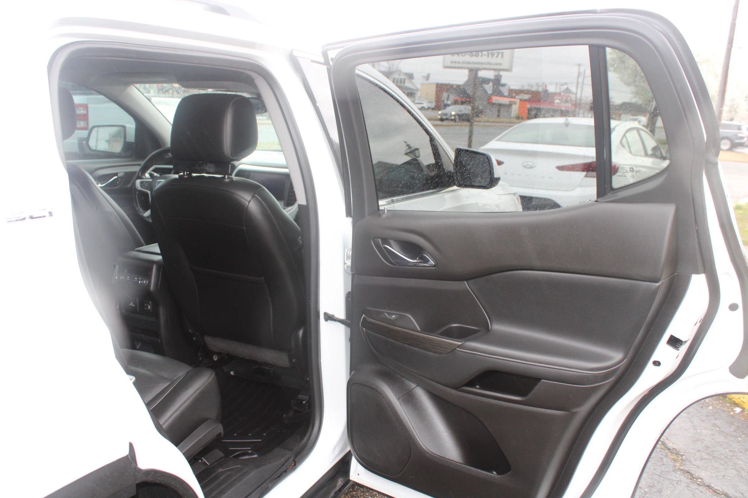 Used 2019 GMC Acadia SLT FWD image 13