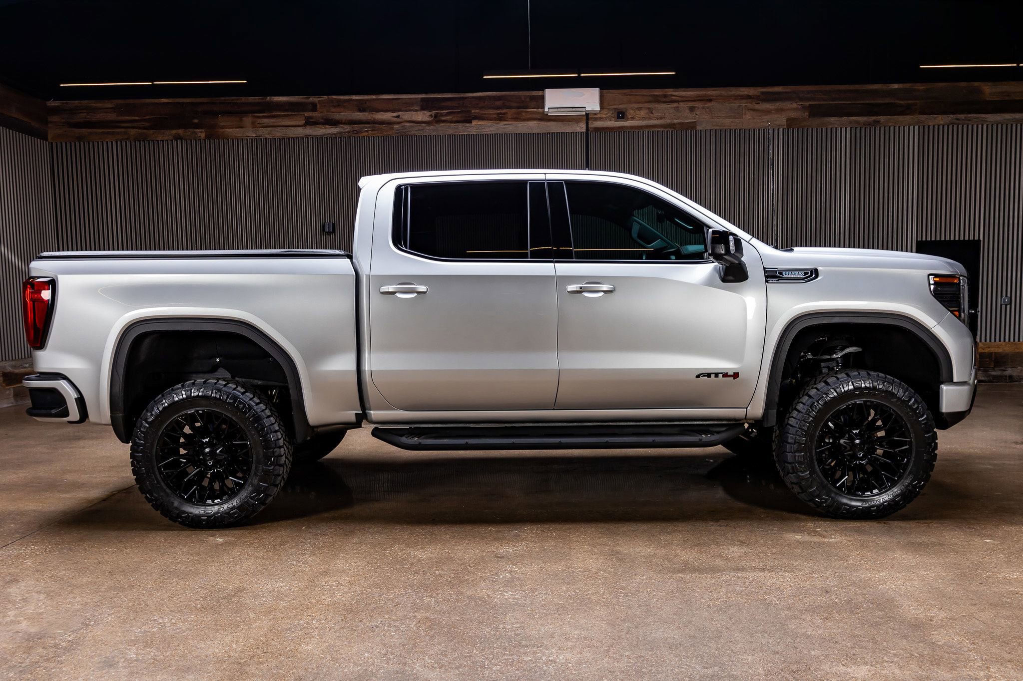 Used 2022 GMC Sierra 1500 AT4 w/ AT4 Premium Package AWD/4WD image 10
