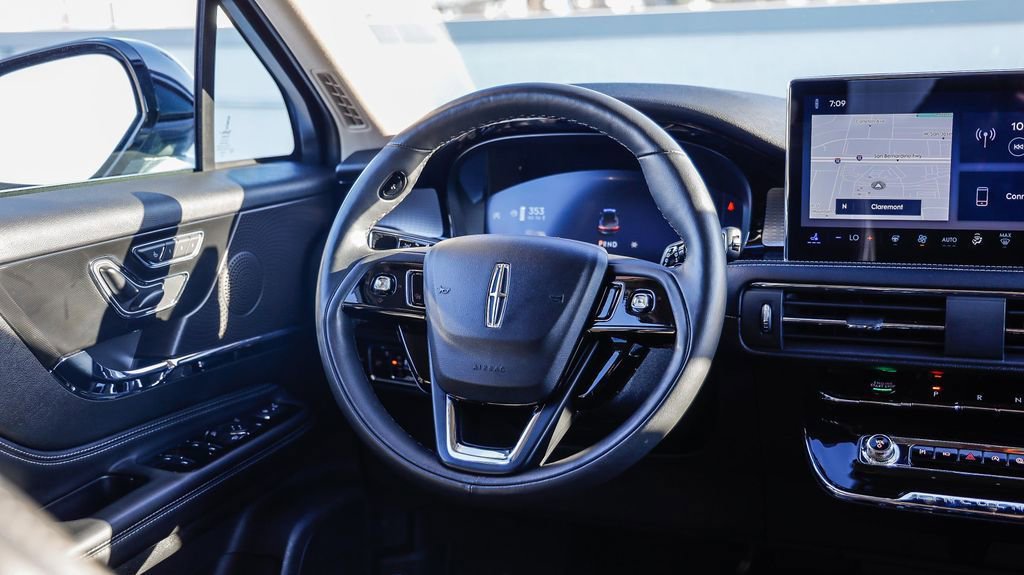 Used 2024 Lincoln Corsair Reserve w/ Equipment Group 201A image 16