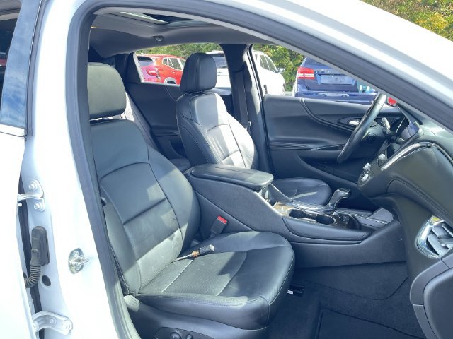 Certified 2017 Chevrolet Malibu Premier w/ Premier Sun and Wheel Package FWD image 29