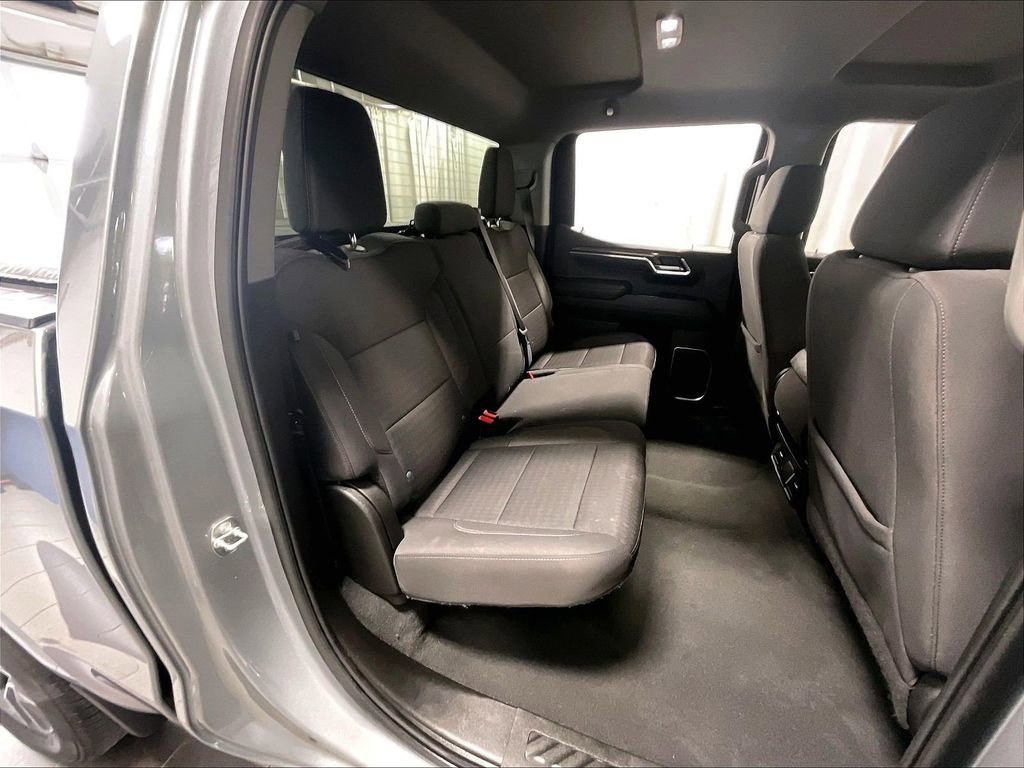 Used 2023 Chevrolet Silverado 1500 LT AWD/4WD image 16