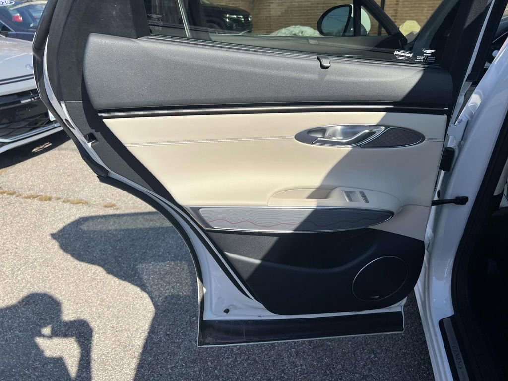 Used 2023 Genesis GV70 2.5T w/ Advanced Package image 15